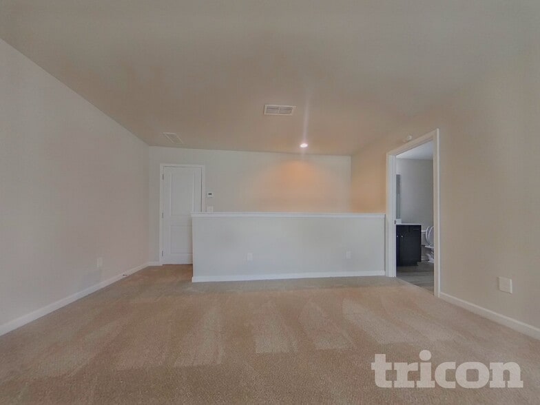 Building Photo - 2241 Westside Dr