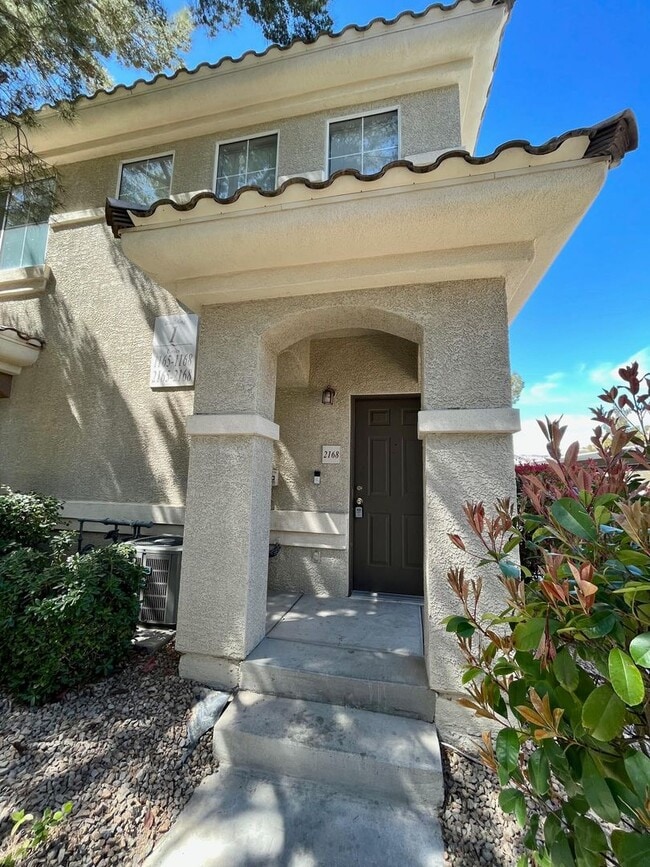 Building Photo - 3 Bedroom Condo located off of Warm Springs and South Durango!!! Southwest Location!