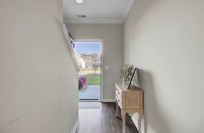Building Photo - 3 Bedroom 2.5 Bath Townhouse in Lakeview Commons - Goose Creek