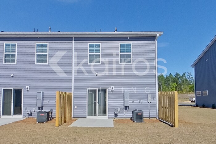 Building Photo - 2495 Banyon Cir