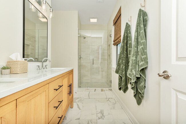 Building Photo - Sweetgrass Square in Market Common