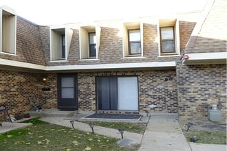 Building Photo - 7724 Woodward Ave