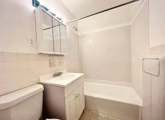 Building Photo - 1 bedroom in Bronx NY 10468