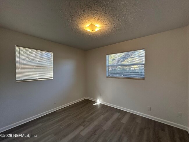 Building Photo - 10610 Lone Star Rd