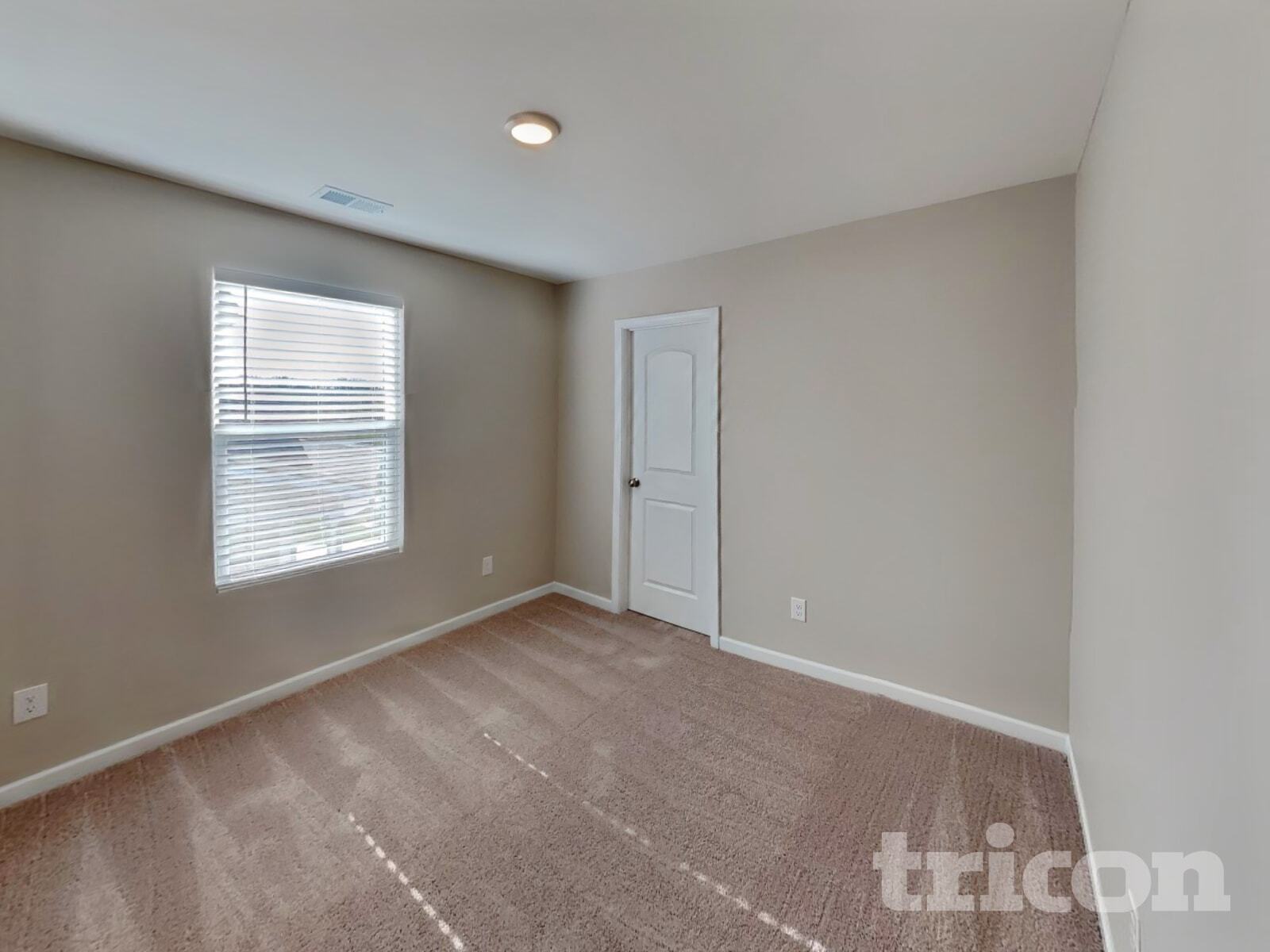 Building Photo - 251 W Millbrook Dr