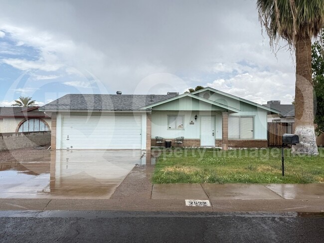 Primary Photo - 2522 E Don Carlos Ave