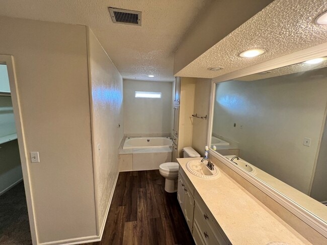 Building Photo - 10 Arroyo-Santiago