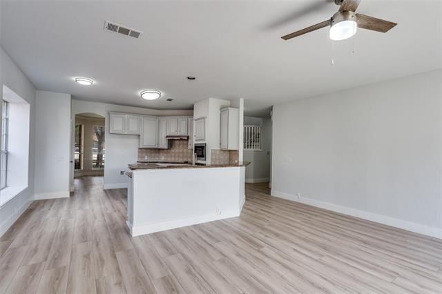 Building Photo - 2320 Cimmaron Dr