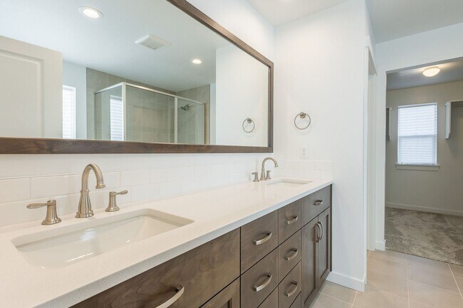 Building Photo - Brand New 3 bed 2.5 bath with flex room North Meridian