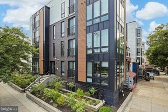 Building Photo - 3933 14th St NW