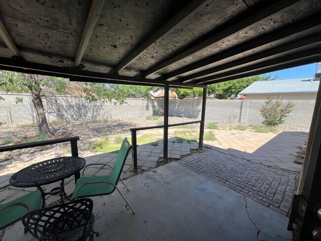 Building Photo - Taylor Ranch 3 Bedrooms 2 Bath 2/CG 1164/sf