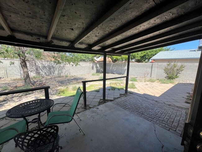 Building Photo - Taylor Ranch 3 Bedrooms 2 Bath 2/CG 1800/sf