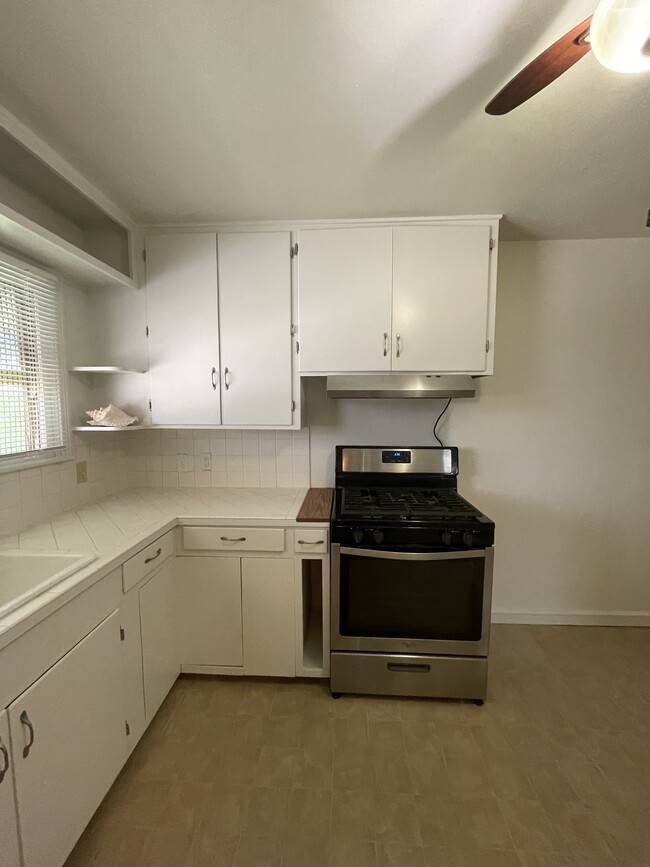 Building Photo - 1010 Peerman Pl