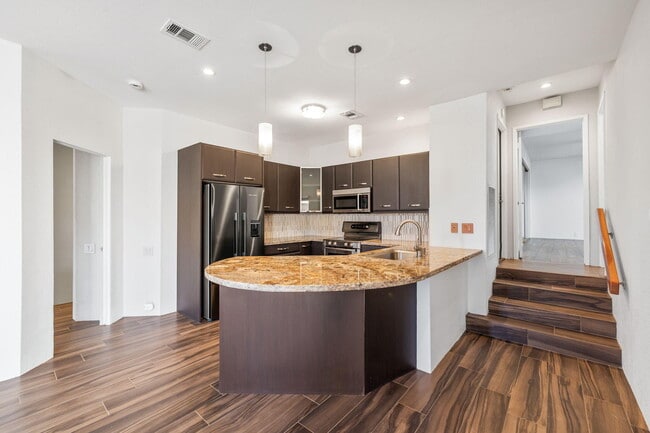 Building Photo - 73416 Irontree Dr