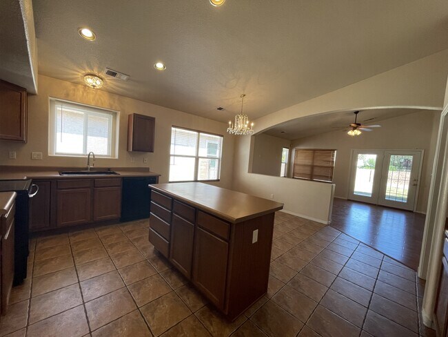 Building Photo - 10011 Calle Chulita NW