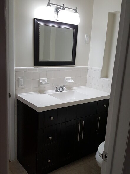 Building Photo - 1700 NW 27TH TERRACE