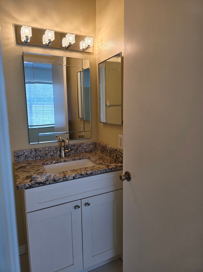 Building Photo - 8626 Hunters Key Cir