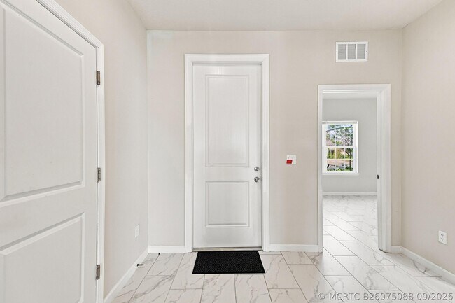 Building Photo - 10597 SW Vasari Way