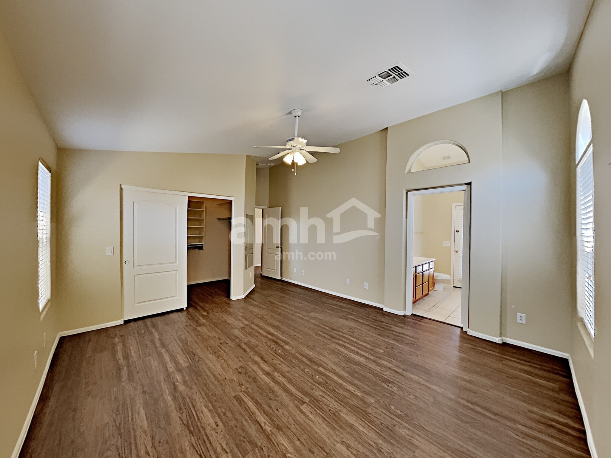 Building Photo - 7909 S 45th Ln