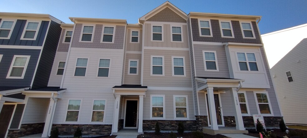 Building Photo - Room in Townhome on Kipp Ln