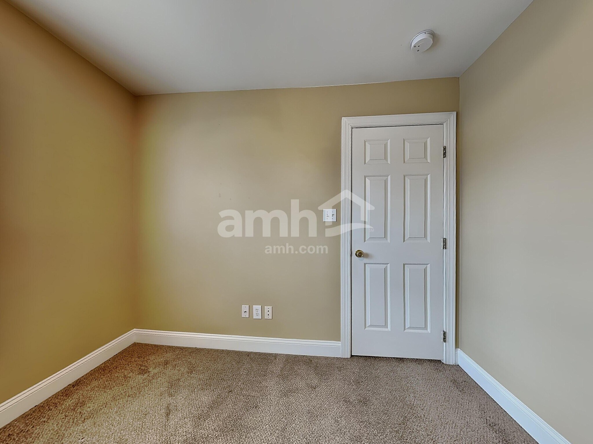 Building Photo - 347 Mockingbird Ln