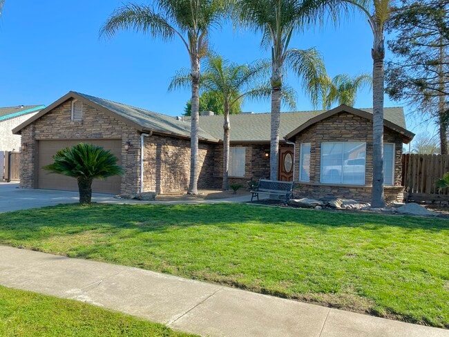 Building Photo - 2095 W Merritt Ave