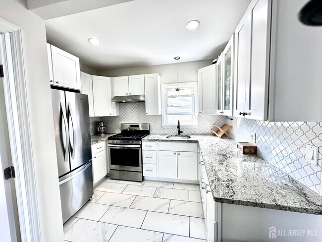 Building Photo - 139 Sylvan Ave