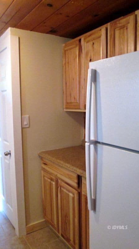 Building Photo - 2 story 1 bedroom apartment.