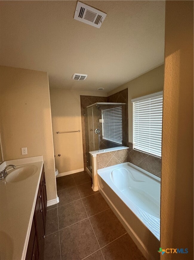 Building Photo - 374 Posey Pass