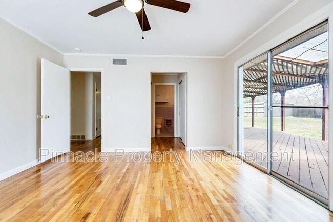 Building Photo - 2618 A&M