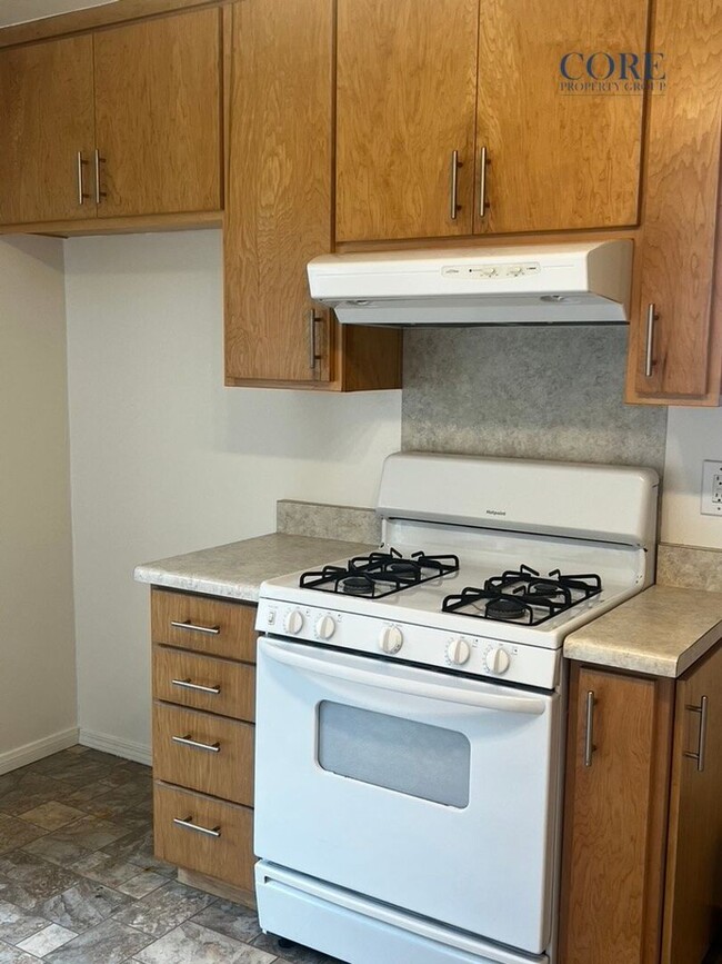 Building Photo - Hidden Gem with Views! 2 bedroom, 1 bathroom