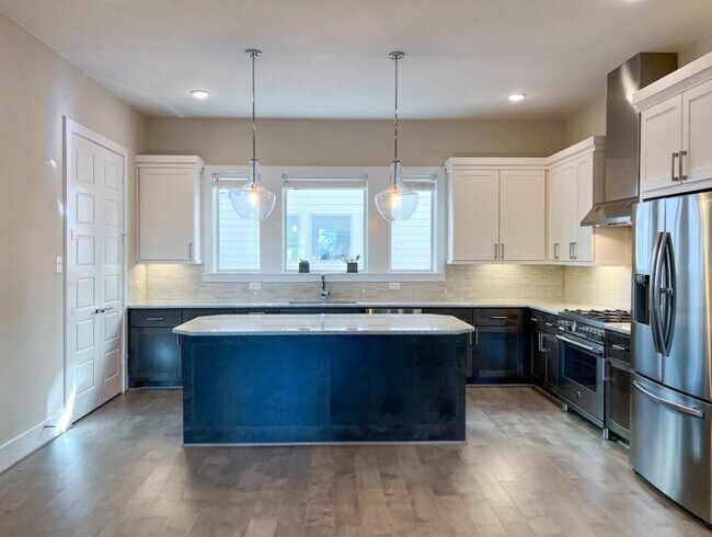 Building Photo - 2643 Fountain Key Blvd