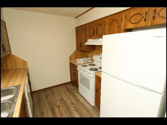Building Photo - 208 S Linden St