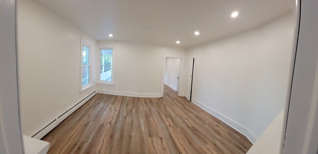 Building Photo - 463 N Franklin St