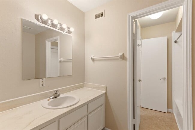 Building Photo - 1701 Upland Dr