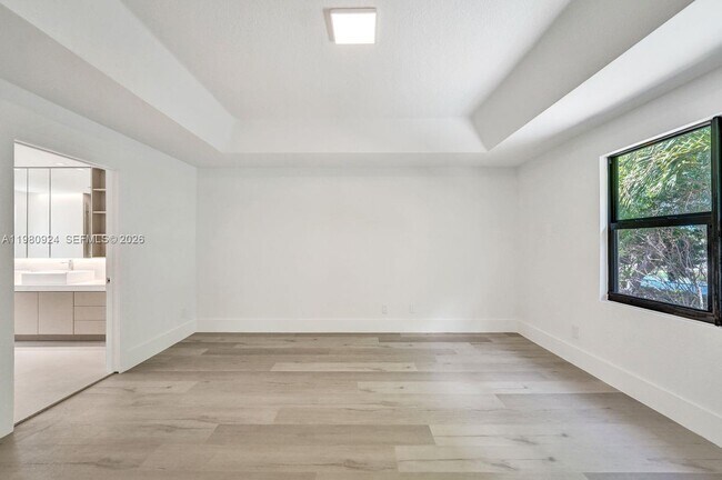 Building Photo - 4100 E Gardenia Ave