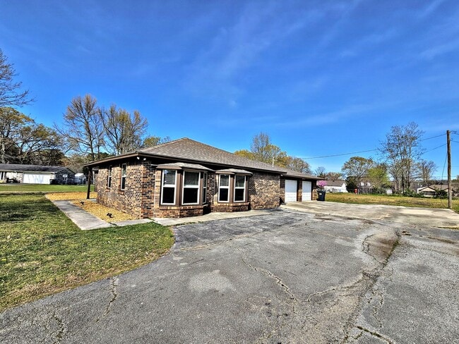 Building Photo - ***Move In Special***HOUSE FOR RENT - PRIC...