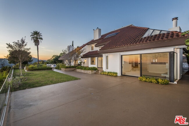 Building Photo - 7940 Vulcan Dr