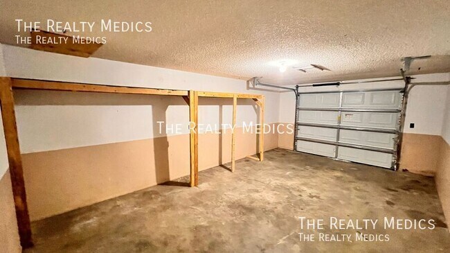 Building Photo - 1430 Monroe St