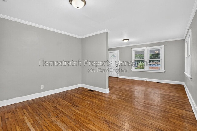 Building Photo - 9006 Baroda Ave