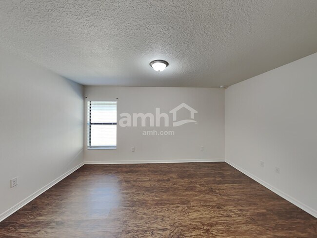 Building Photo - 1120 Brenton Leaf Dr
