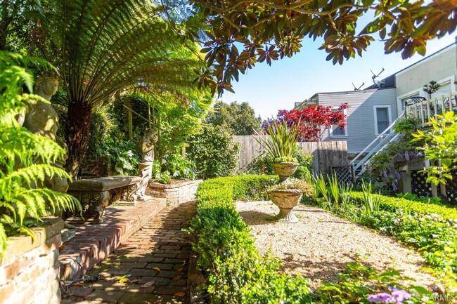 Building Photo - 67 Divisadero St