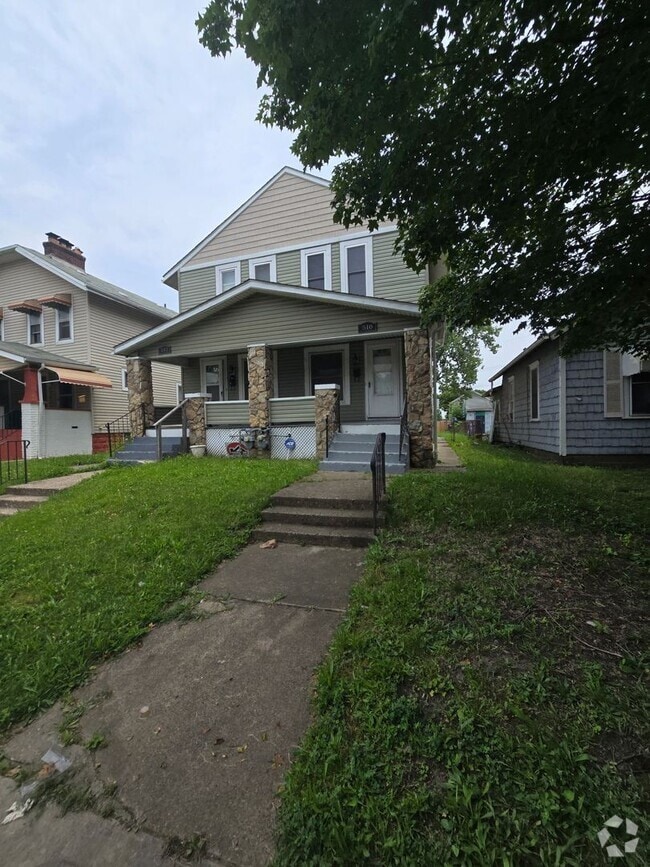 Building Photo - 510-512 N CHAMPION AVE