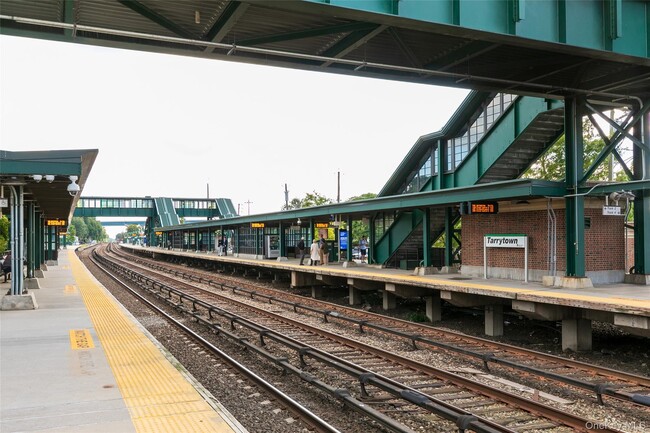 Building Photo - 5 John St