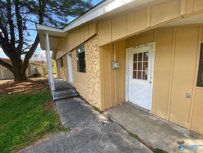Building Photo - 3203 Delisa Cir NW
