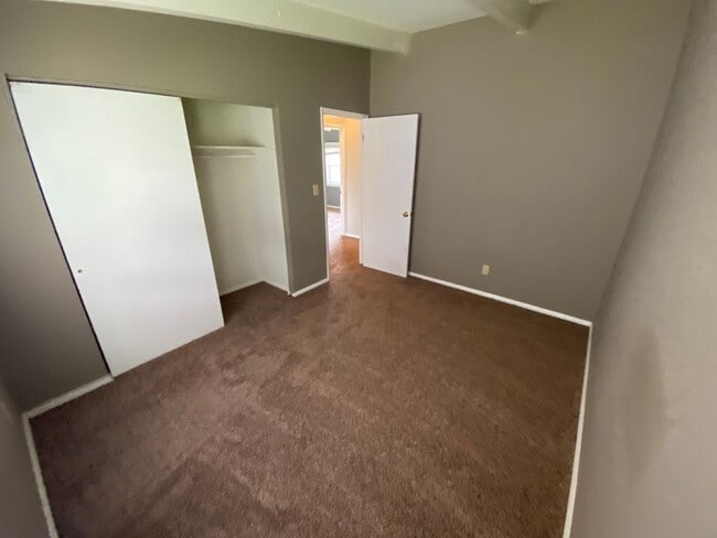 Building Photo - 3 Bedroom - Upper Arlington
