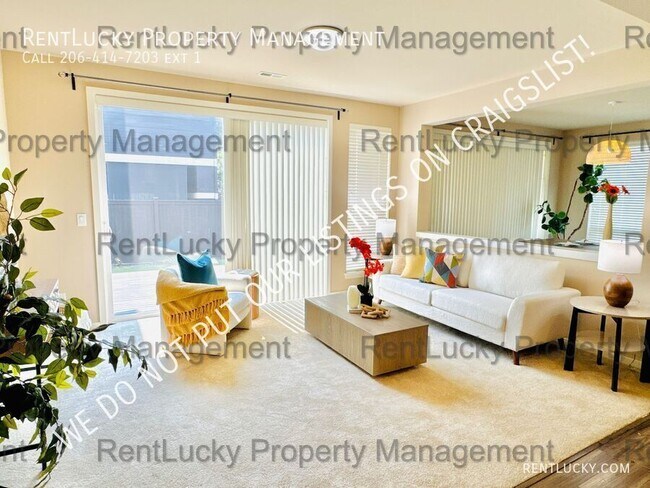 Building Photo - 34601 56th Ct S