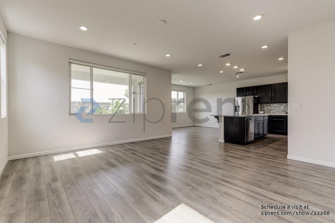 Building Photo - 1523 Oliveira Dr