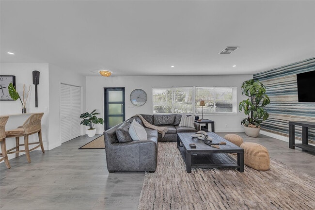 Building Photo - 3108 NE 42nd Ct