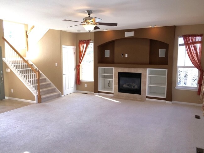 Building Photo - Stunning 4 Bedroom Home In Cross Creek area of Aurora